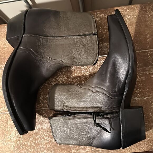 Two-tone color, beautiful genuine leather boots in perfect condition - Picture 6 of 13